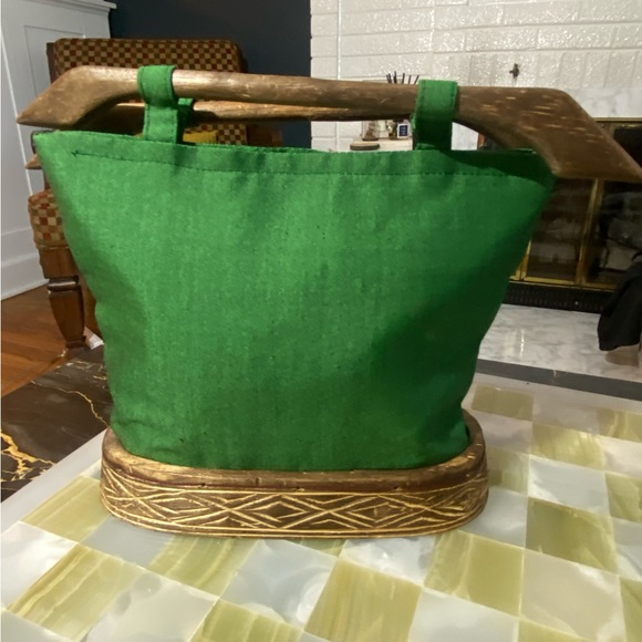 Unique vintage handmade wooden handle green hand purse with carved wooden base. - Picture 3 of 7